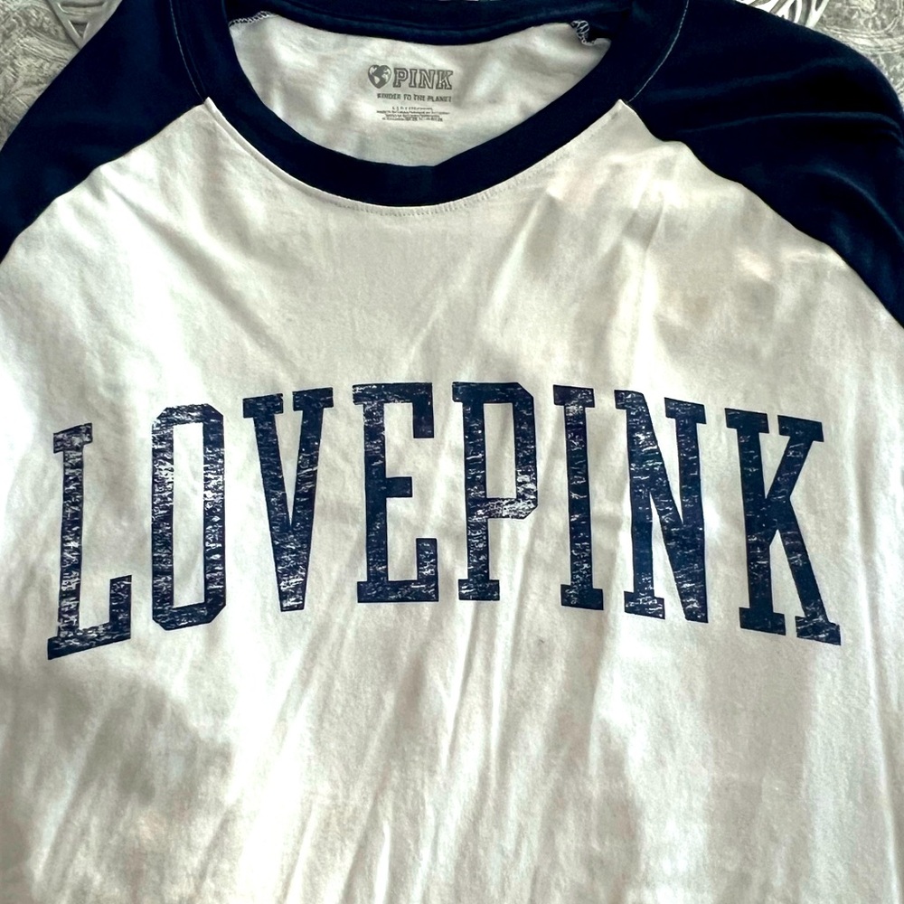 NEW Victoria Secret PINK Long Sleeve 🌷💕